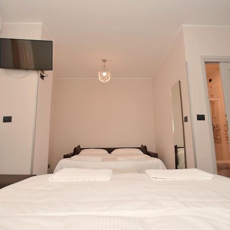 סאלוצו Hotel & Apartments " Perpoin " מראה חיצוני תמונה