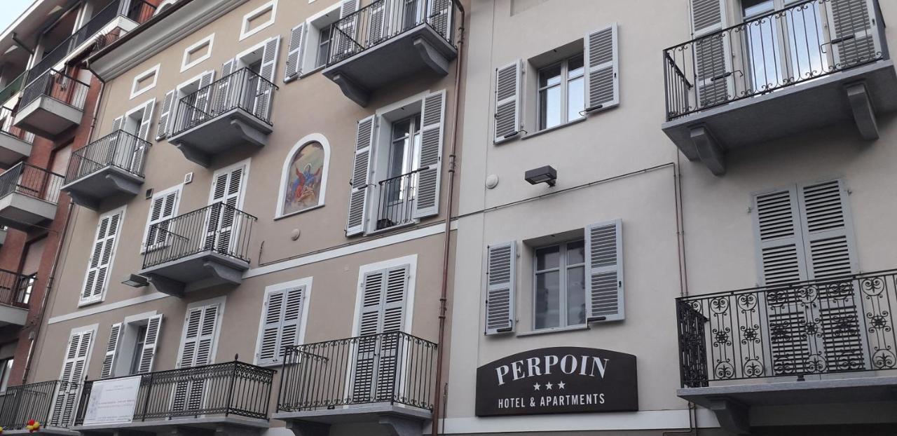 סאלוצו Hotel & Apartments " Perpoin " מראה חיצוני תמונה