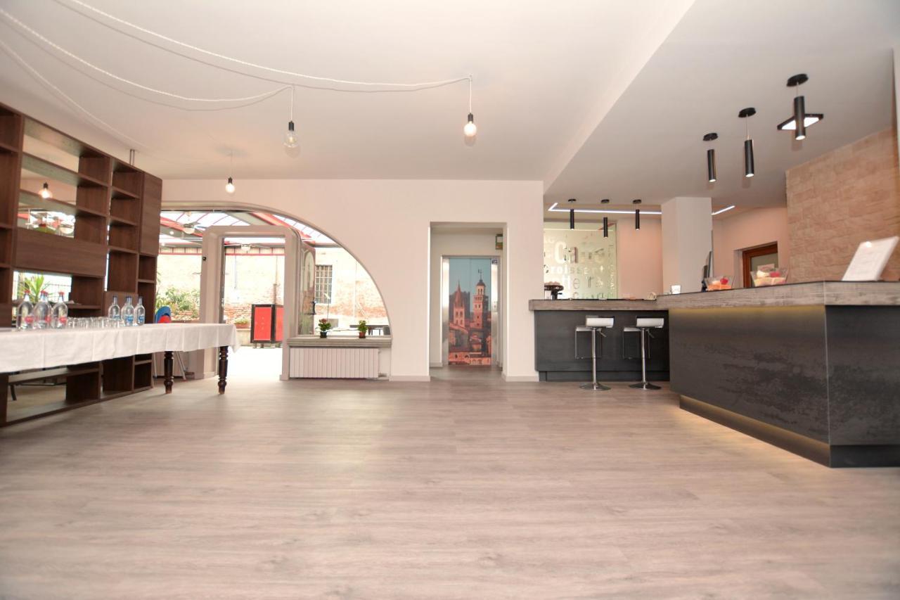 סאלוצו Hotel & Apartments " Perpoin " מראה חיצוני תמונה