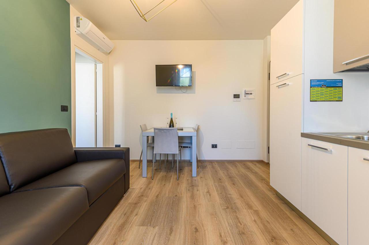 סאלוצו Hotel & Apartments " Perpoin " מראה חיצוני תמונה